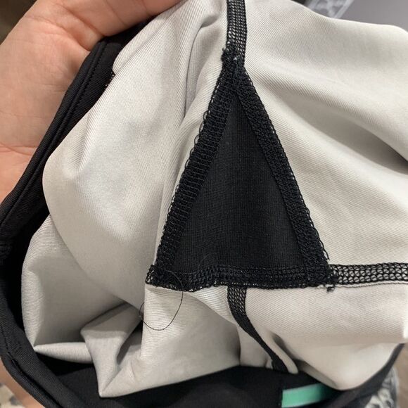 Lululemon Run Inspire II Flowabunga Luxtreme Crops Black & White Floral Sz 4 - Picture 5 of 7